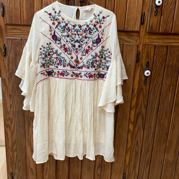 Altar'd State Dresses & Skirts - Altar’d State embroidered mini Dress Size M